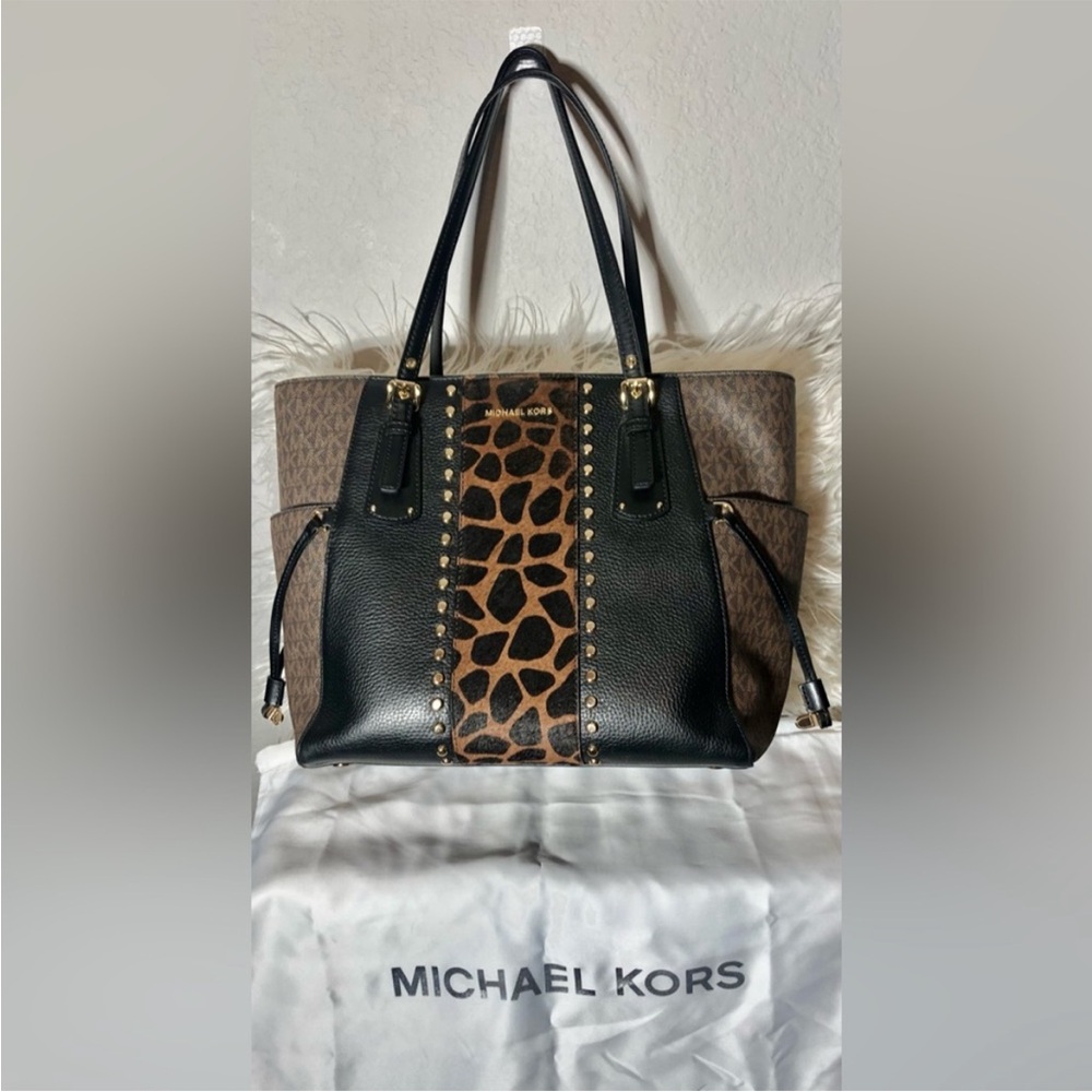 Michael Kors Signature Voyager East West Tote In Multi Black & Brown Giraffe NWT - Picture 2 of 16